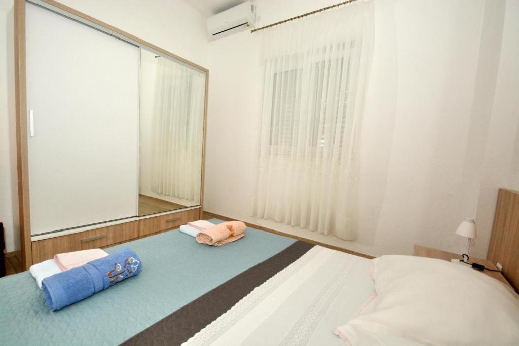 Villa Vlade- From The Heated Pool To The Beach In 1 Minute Jesenice  Eksteriør billede