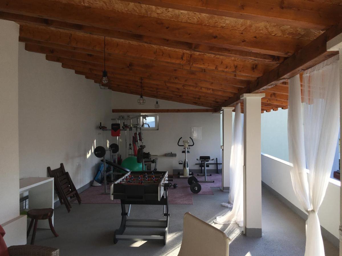 Villa Vlade- From The Heated Pool To The Beach In 1 Minute Jesenice  Eksteriør billede
